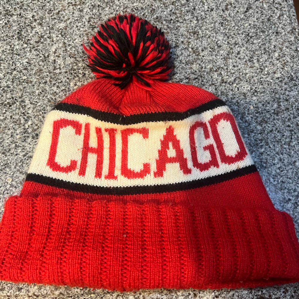 Adult size Chicago winter cap red and white hockey